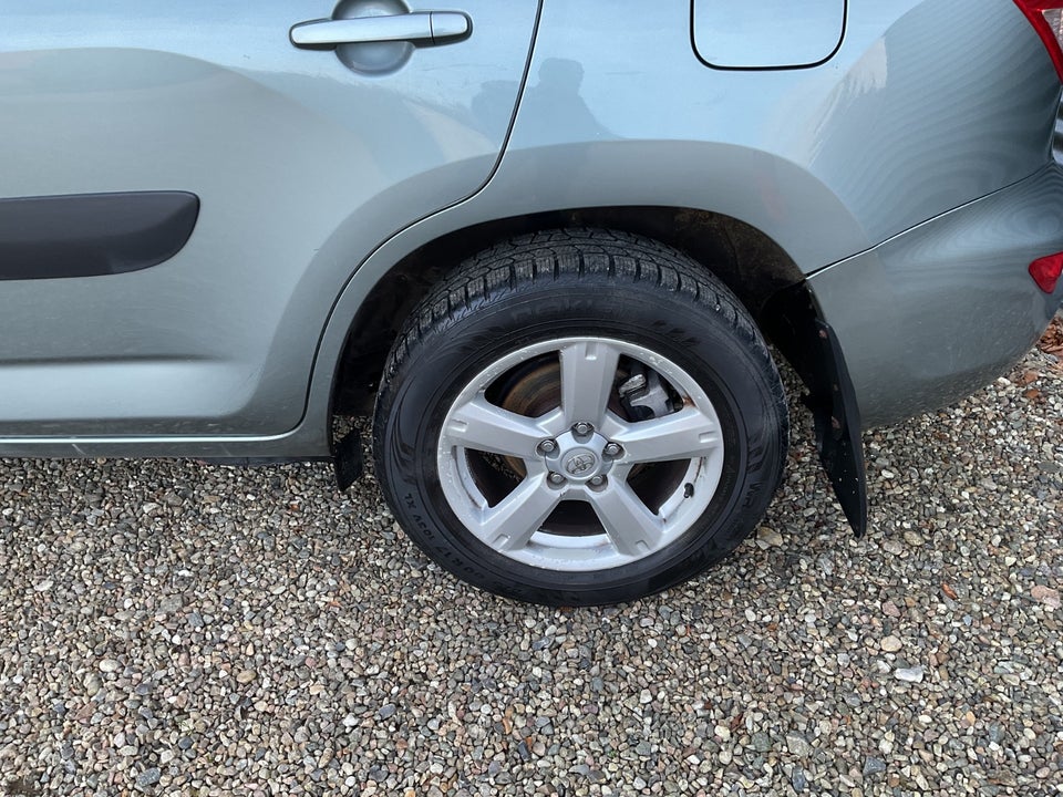 Toyota RAV4 2,2 D-4D 136 4x4 Van 5d