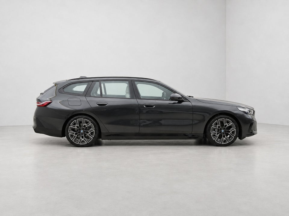 BMW i5 eDrive40 Touring Fully Charged M-Sport 5d
