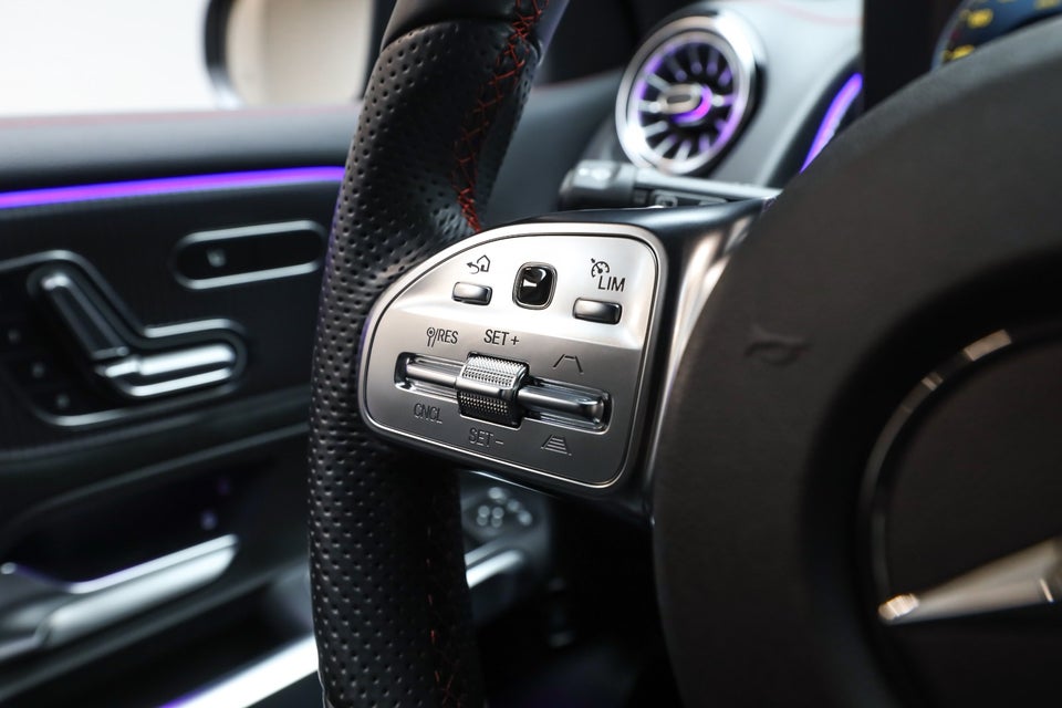 Mercedes EQB300 AMG Line 4Matic 5d