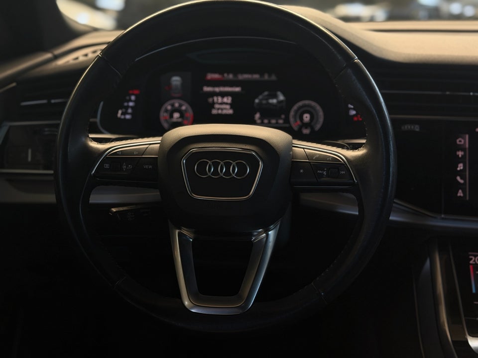 Audi Q8 50 TDi S-line quattro Tiptr. 5d