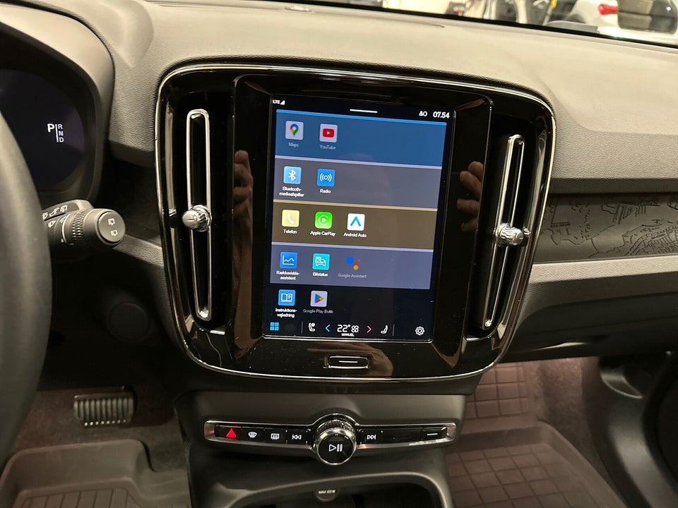 Volvo EX40 Standard Range Core 5d