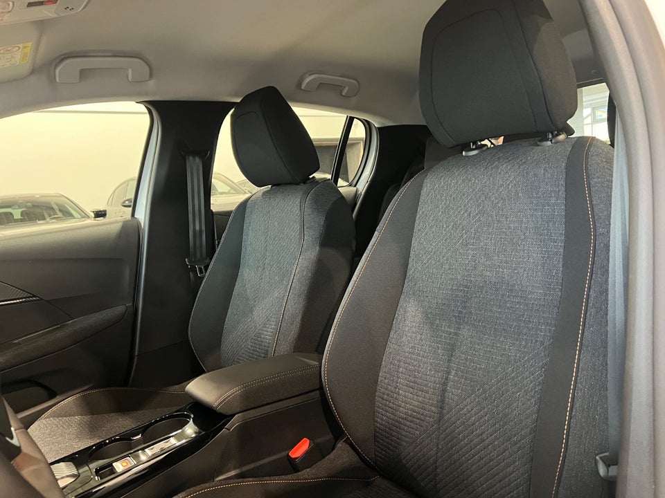 Peugeot e-208 50 Style 5d