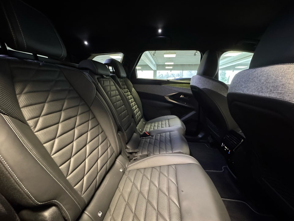 Peugeot e-5008 77 GT Pack 7prs 5d