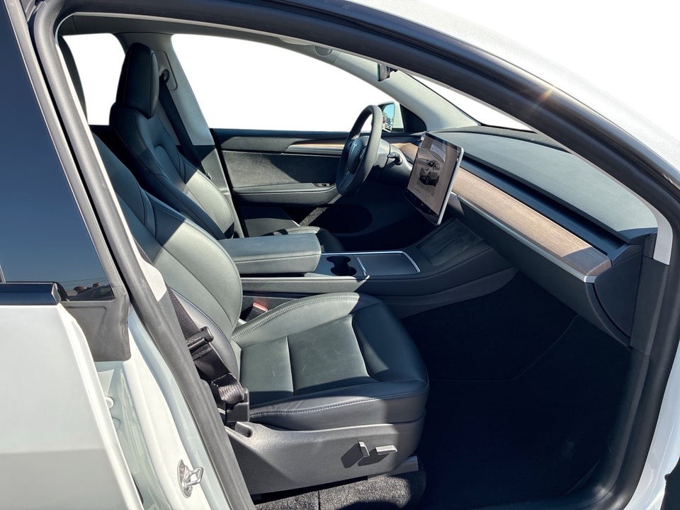 Tesla Model Y Long Range AWD 5d