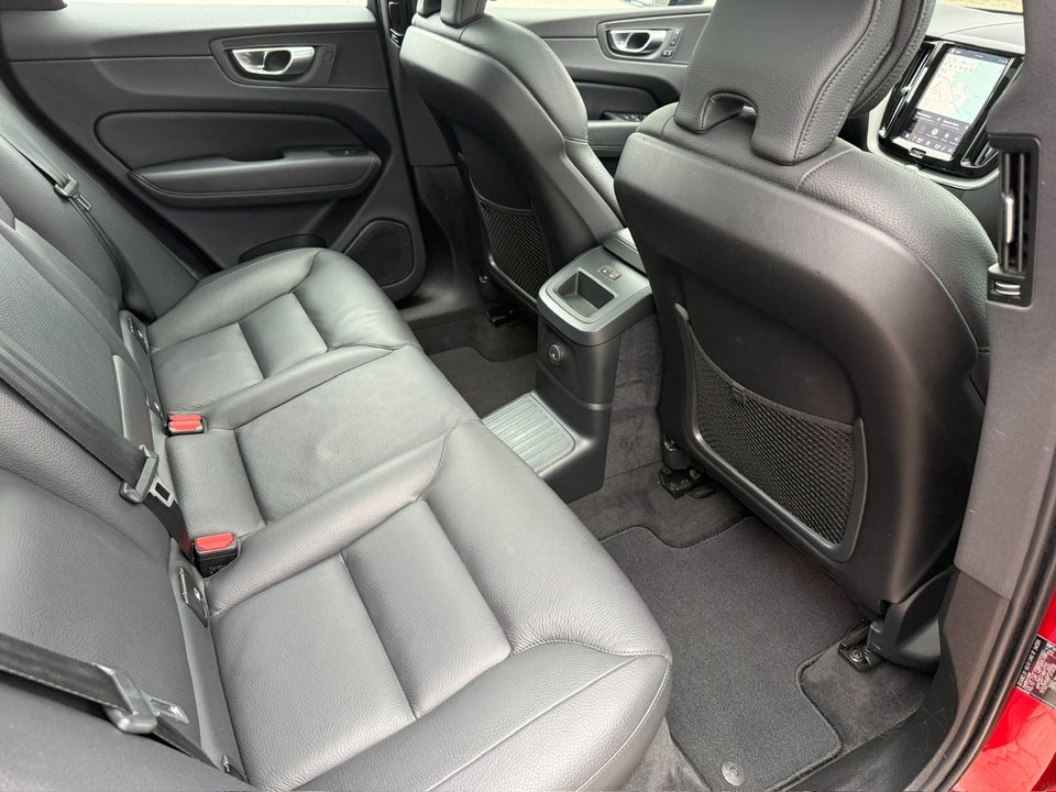 Volvo XC60 2,0 T6 ReCharge Plus Dark aut. AWD 5d