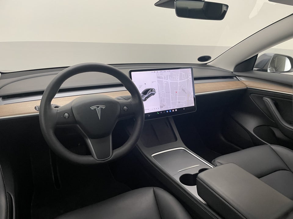 Tesla Model 3 Standard Range+ RWD 4d