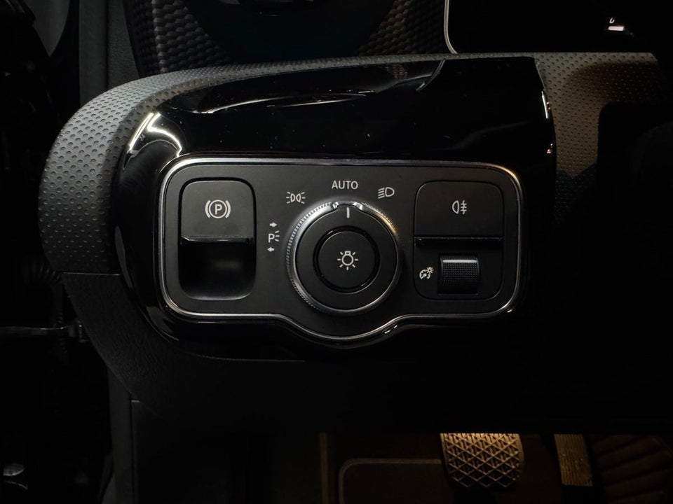 Mercedes A200 1,3 Progressive aut. 5d