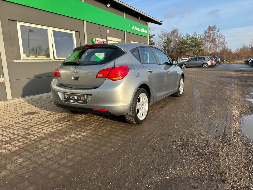 Opel Astra 1,6 Enjoy 5d