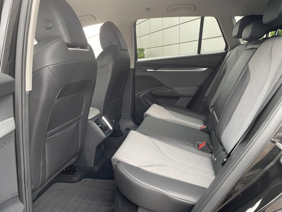 Skoda Enyaq 60 iV Loft 5d