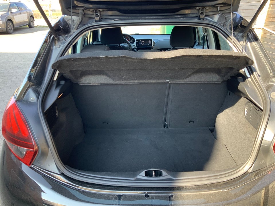 Peugeot 208 1,2 VTi 82 Allure 5d