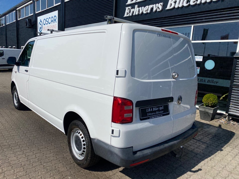 VW Transporter 2,0 TDi 102 Kassevogn lang