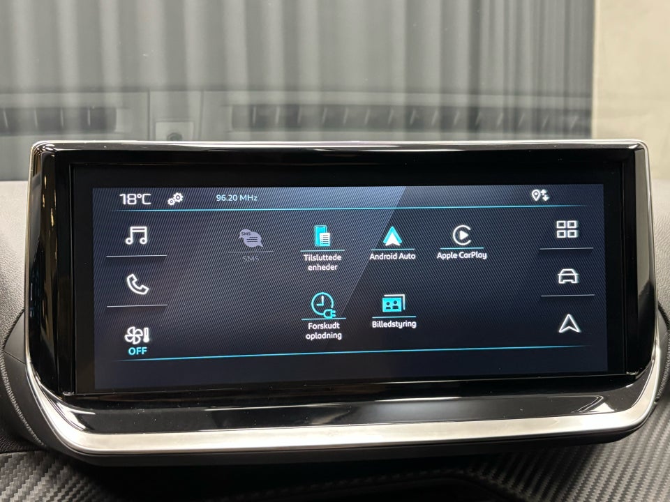 Peugeot e-208 50 Style 5d