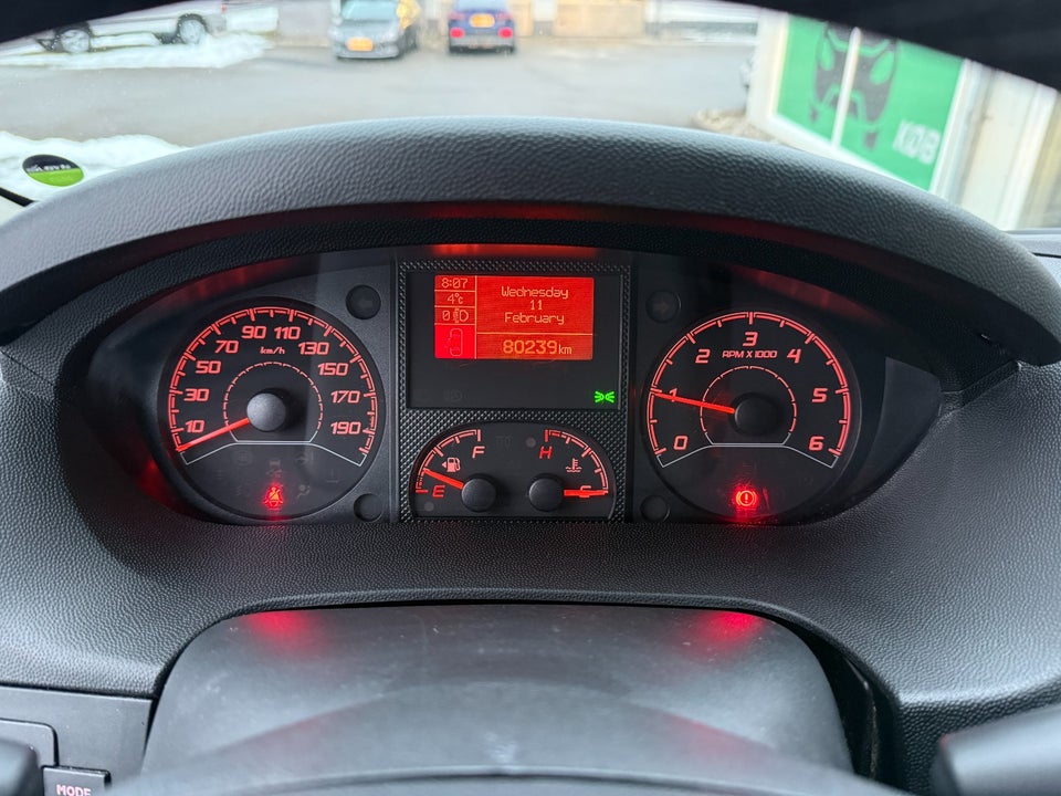 Peugeot Boxer 333 2,2 BlueHDi 140 L3H2 Premium