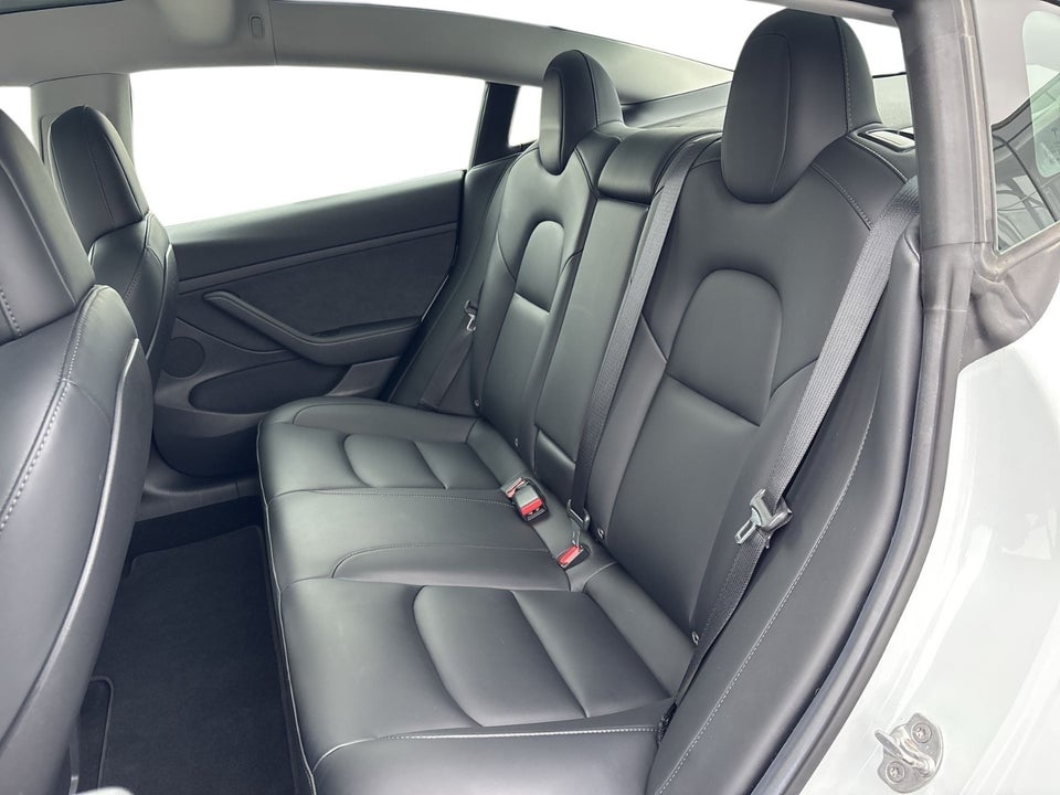 Tesla Model 3 RWD 4d