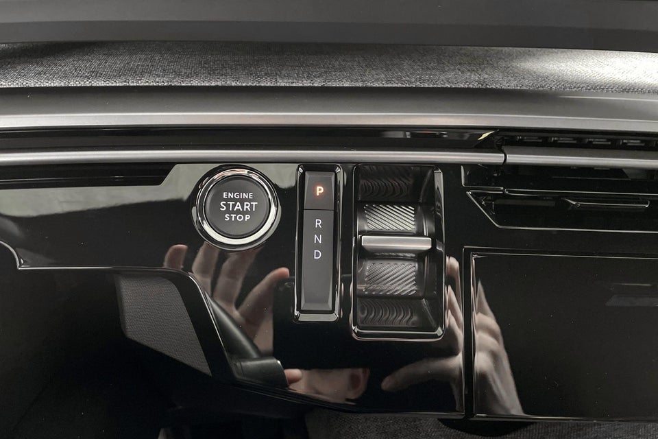 Peugeot e-5008 77 Allure 7prs 5d
