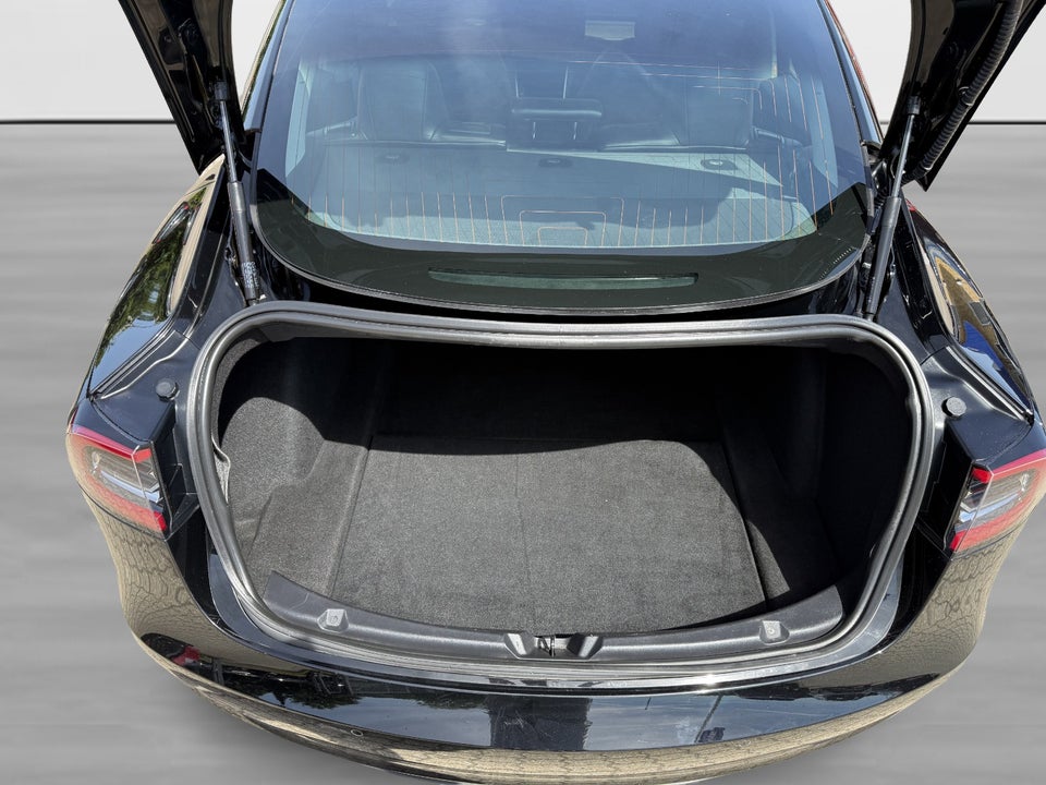 Tesla Model 3 Long Range AWD 4d