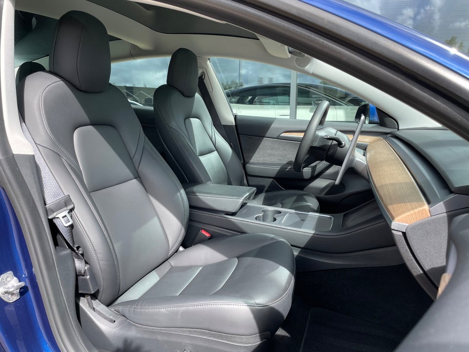 Tesla Model 3 Long Range AWD 4d