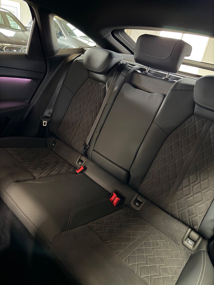 Audi Q4 e-tron 40 S-line Sportback 5d