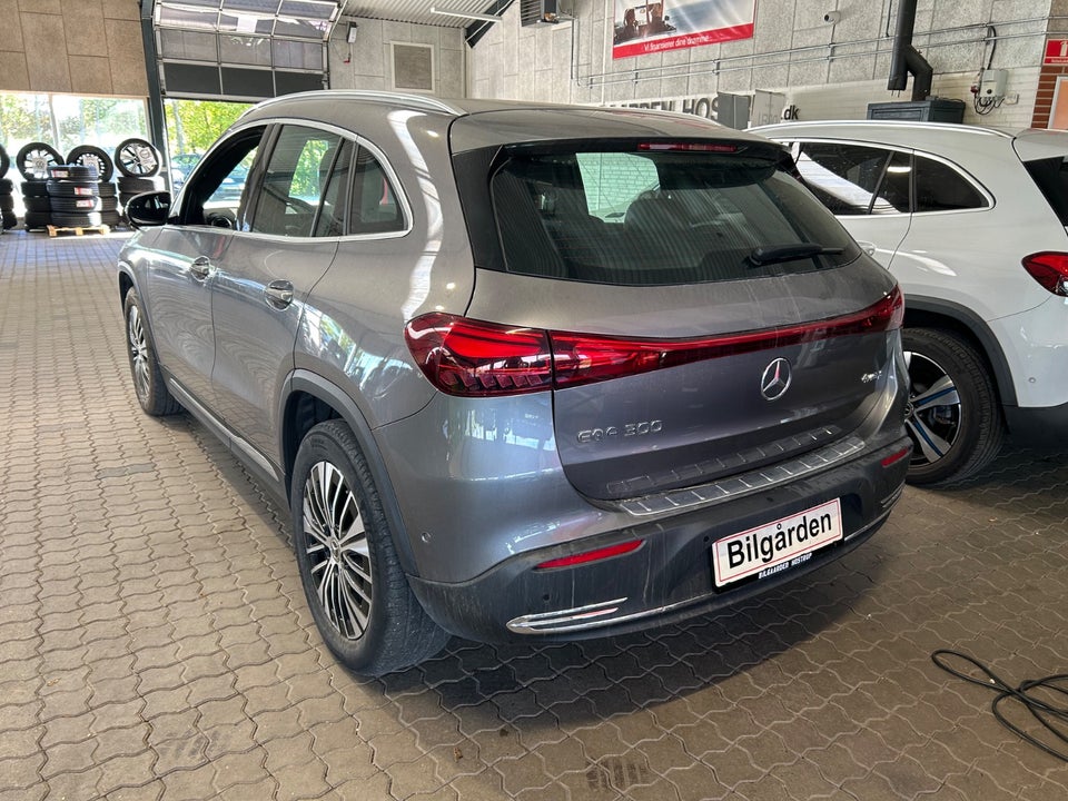 Mercedes EQA300 Progressive 4Matic 5d