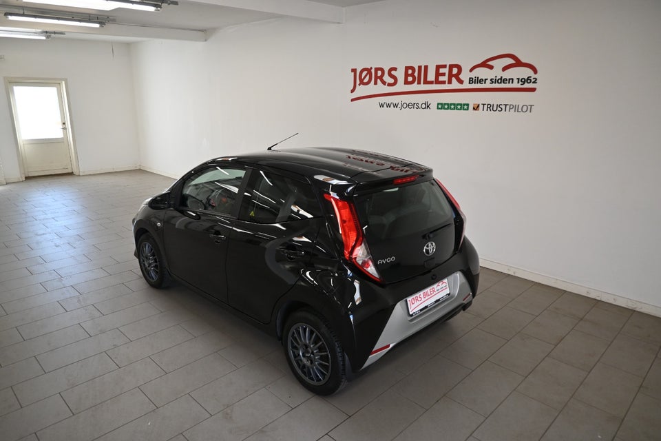 Toyota Aygo 1,0 VVT-i x-play 5d