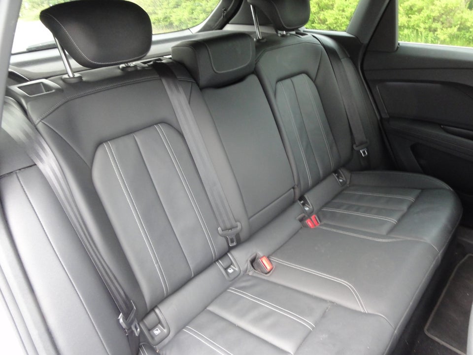 Audi Q4 e-tron 40 Attitude 5d