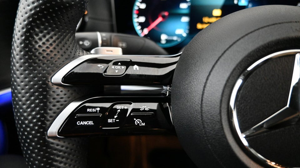 Mercedes E300 e 2,0 AMG Line aut. 4d