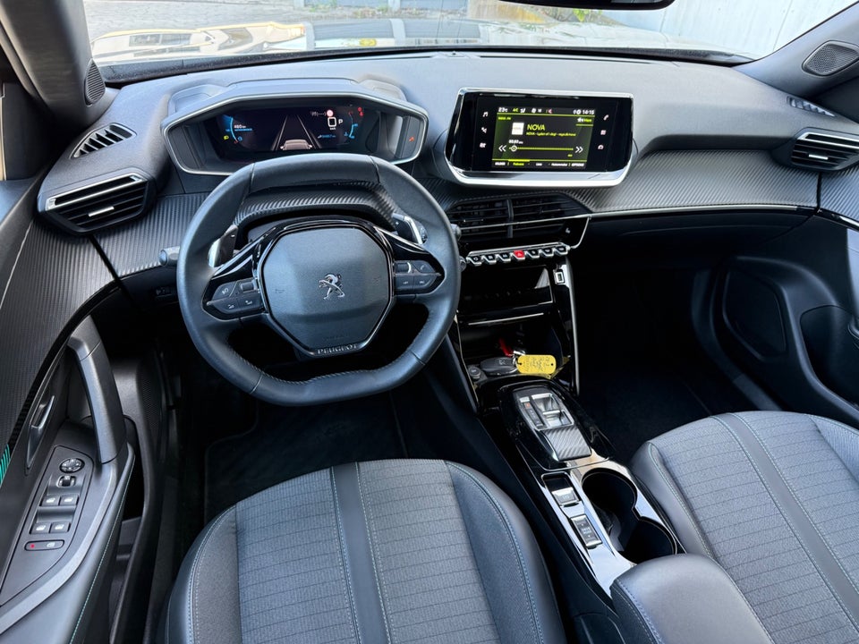 Peugeot 2008 1,2 PureTech 130 Allure Pack EAT8 Van 5d