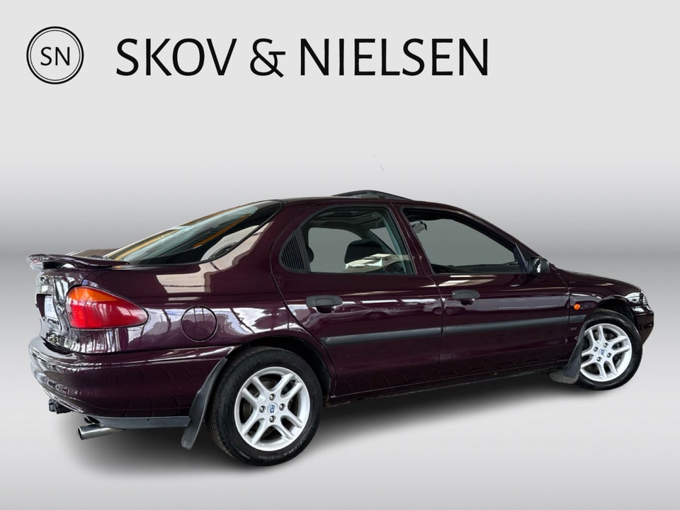 Ford Mondeo 2,5 V6 5d