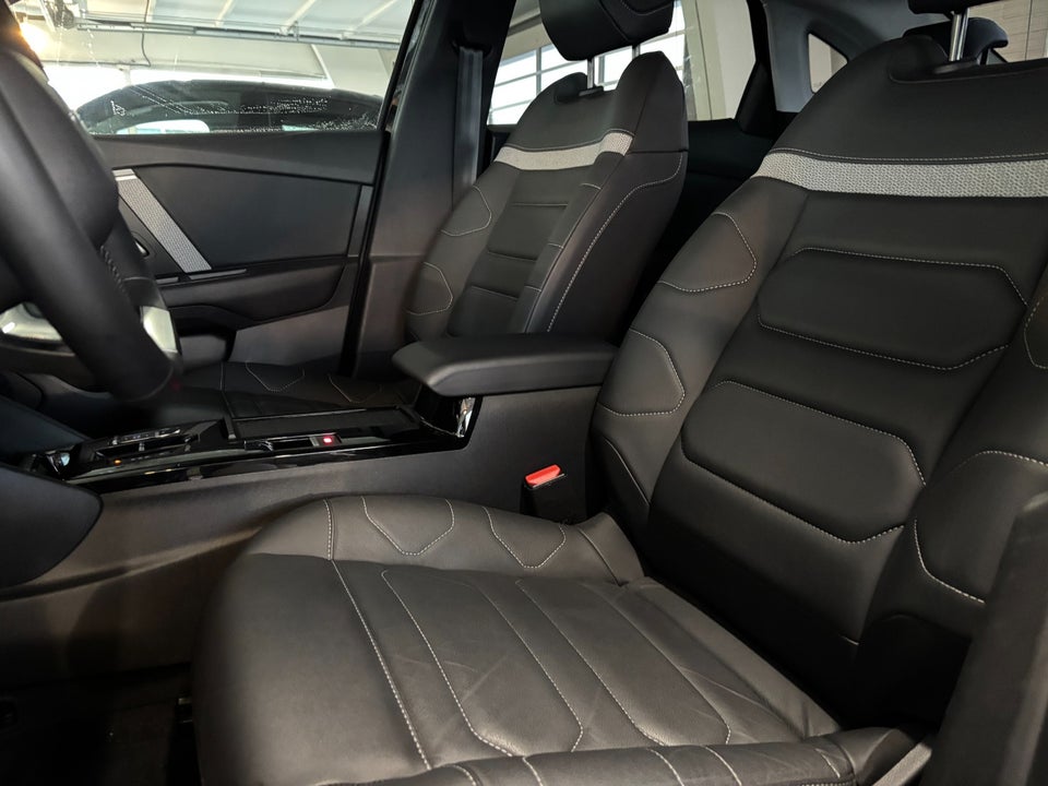 Citroën ë-C4 X 50 Shine 4d