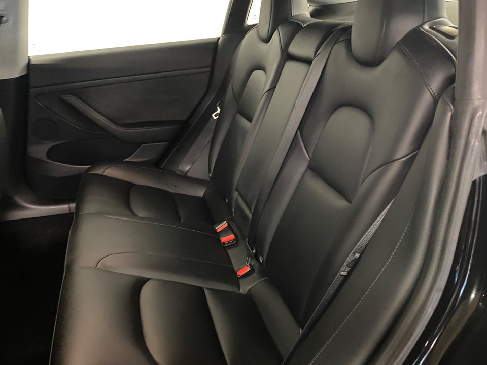 Tesla Model 3 RWD 4d