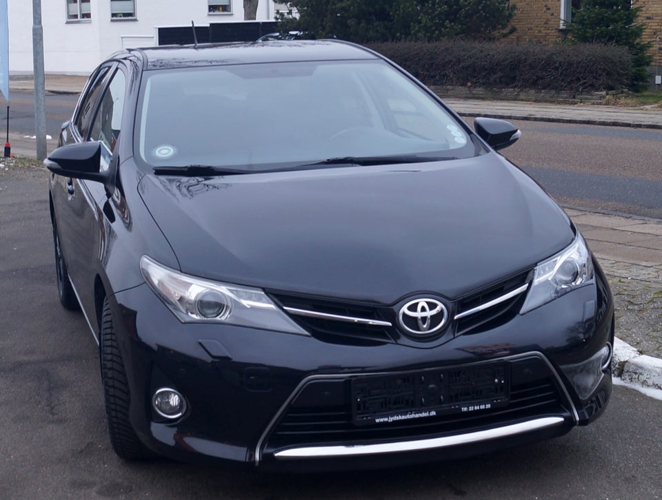 Toyota Auris 1,4 D-4D T2 Premium 5d