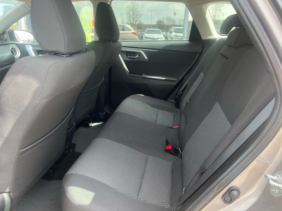 Toyota Auris 1,8 Hybrid H2+ Touring Sports CVT 5d