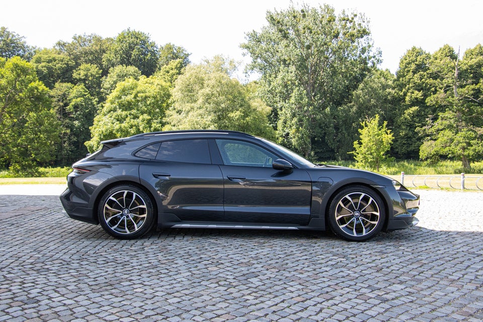 Porsche Taycan 4 Performance+ Cross Turismo 5d