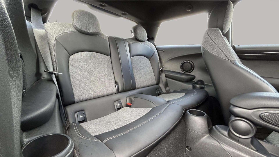 MINI Cooper SE Classic Trim 3d