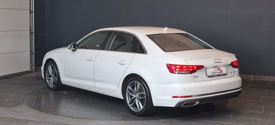Audi A4 40 TFSi Sport S-tr. 4d