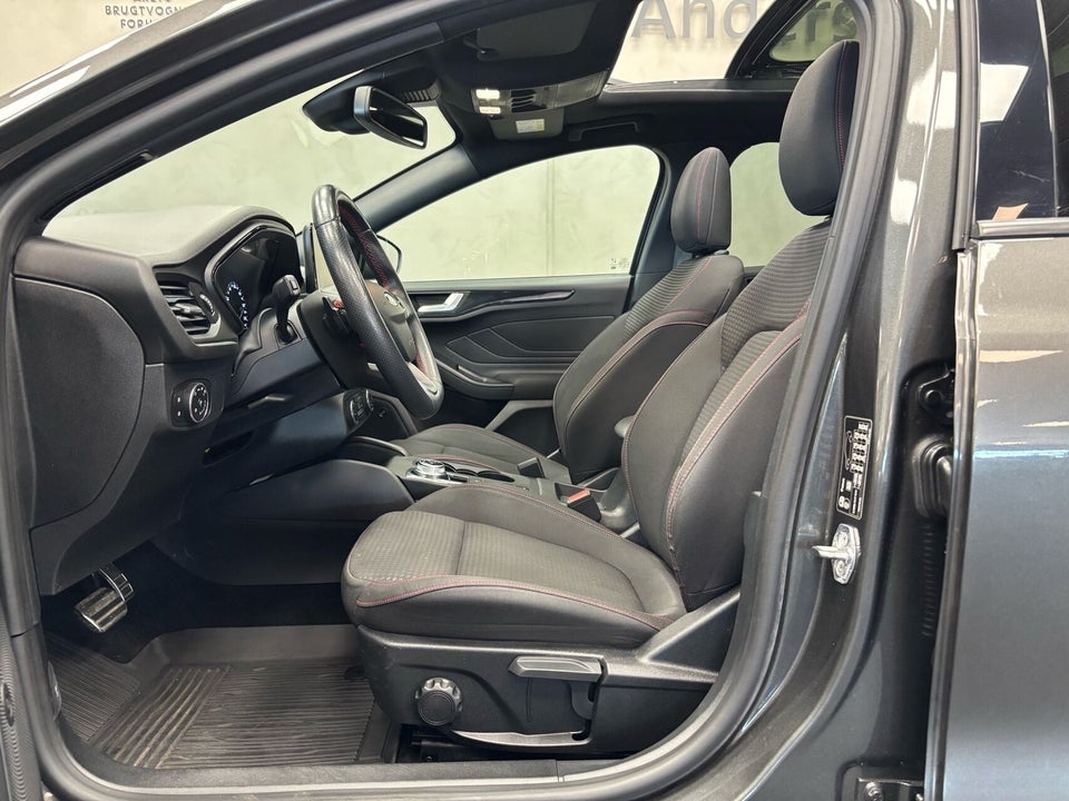 Ford Focus 1,0 EcoBoost mHEV ST-Line 5d
