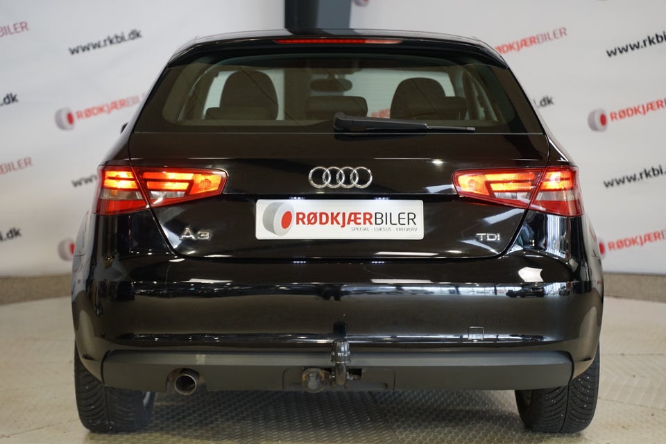 Audi A3 1,6 TDi 110 Attraction 3d