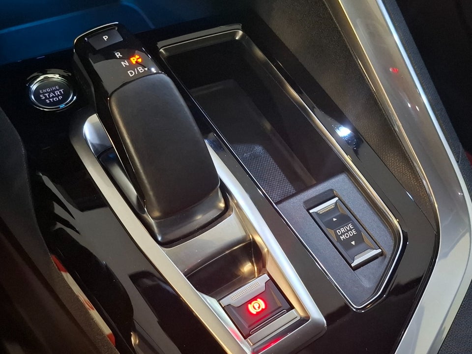 Peugeot 3008 1,6 Hybrid Allure EAT8 5d