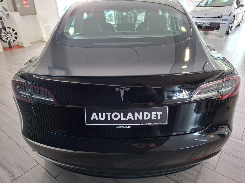 Tesla Model 3 Standard Range+ RWD 4d