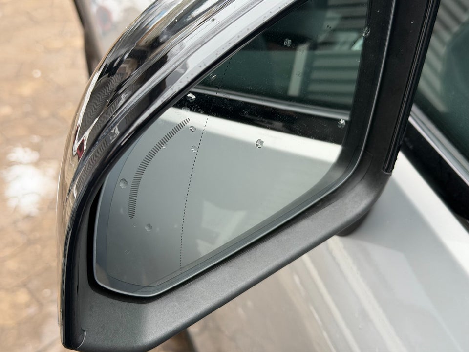 Volvo XC40 ReCharge Extended Range Plus 5d