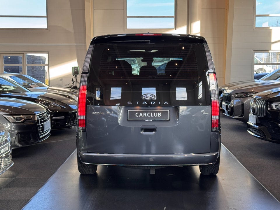 Hyundai Staria 2,2 CRDi Signature aut. AWD 5d