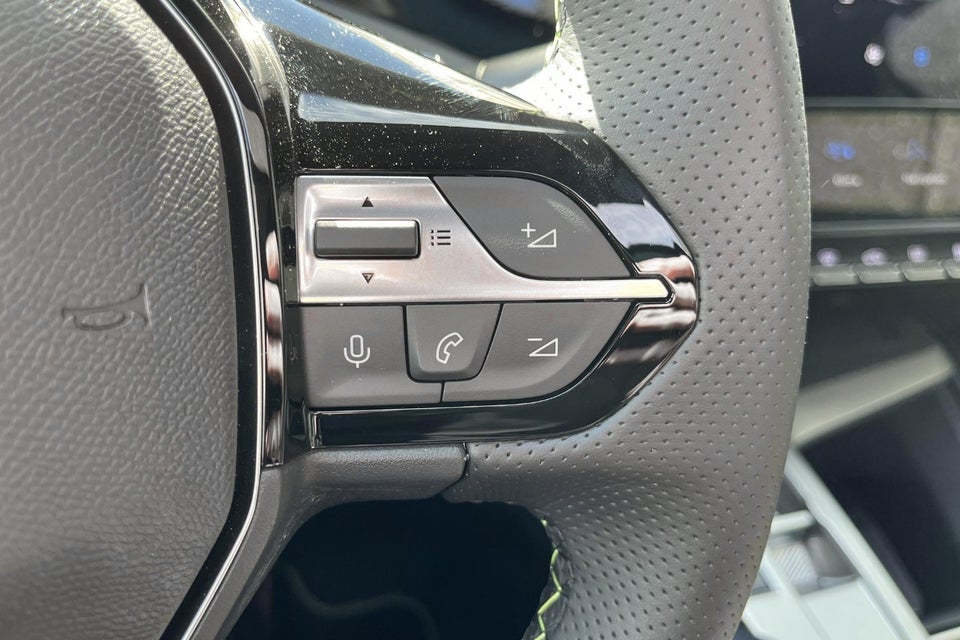 Peugeot e-408 58 GT 5d
