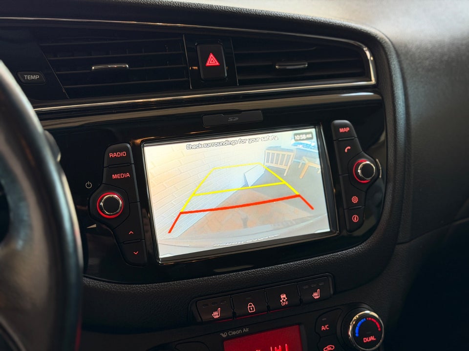 Kia Ceed 1,6 CRDi 136 Attraction SW 5d