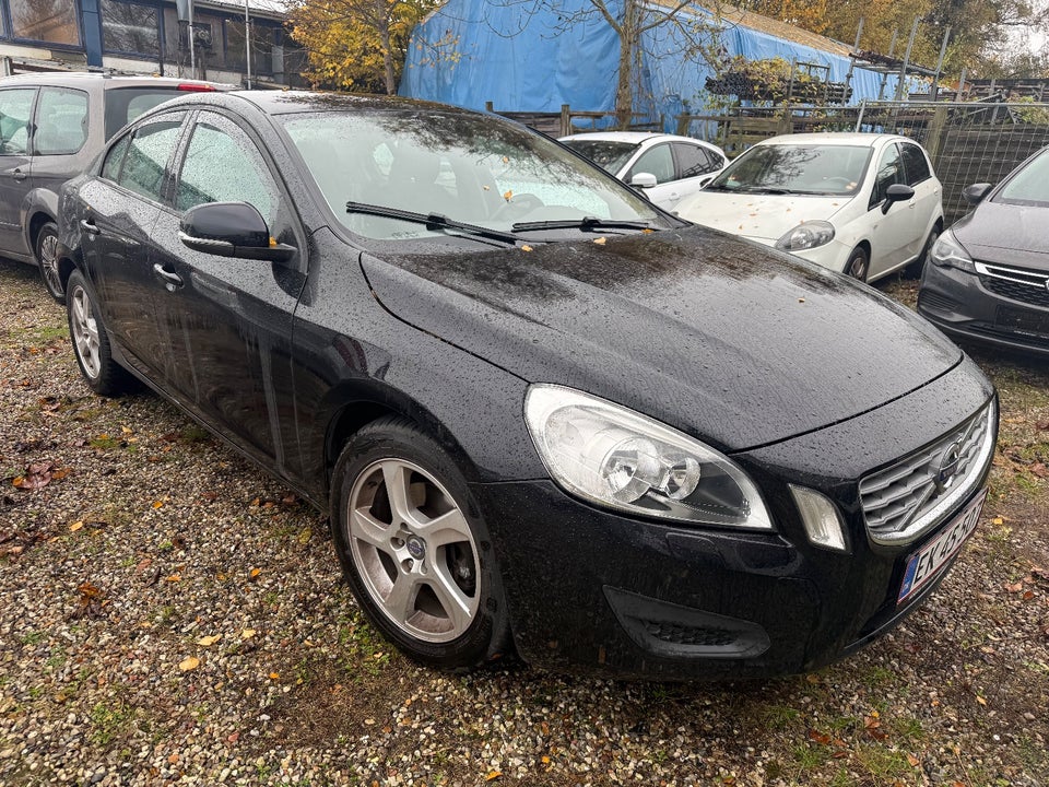 Volvo S60 2,0 D3 136 Momentum aut. 4d