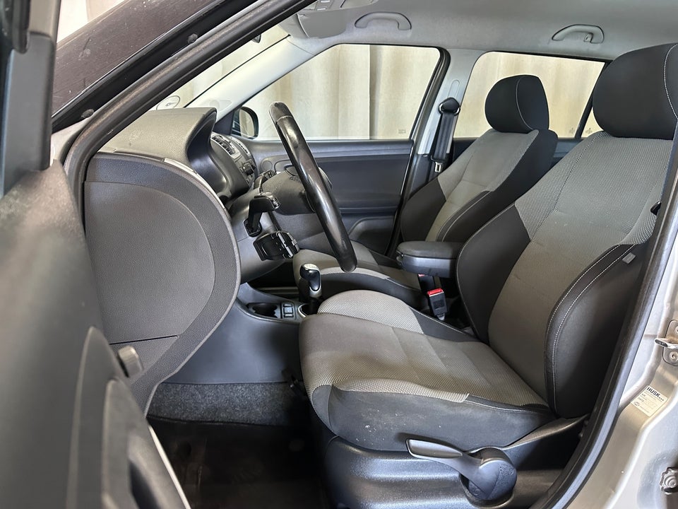 Skoda Fabia 1,4 16V Ambiente Combi 5d