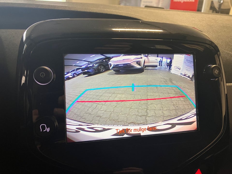 Peugeot 108 1,0 e-VTi 72 Infinity 5d