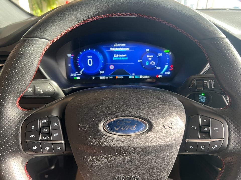 Ford Kuga 2,5 HEV ST-Line X CVT 5d