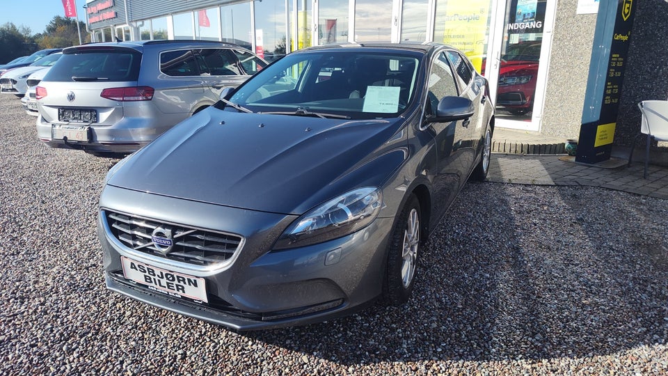 Volvo V40 1,6 D2 115 Momentum 5d