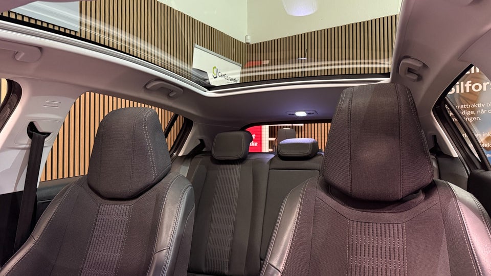 Peugeot 308 1,2 e-THP 130 Allure Sky 5d