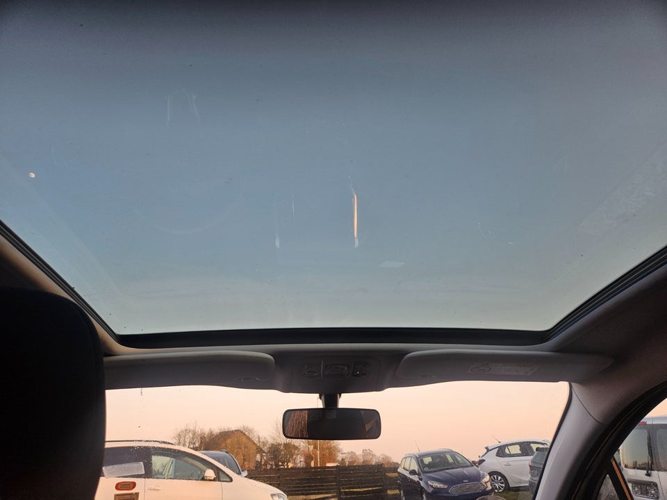 Peugeot 208 1,2 VTi 82 Allure Sky 5d